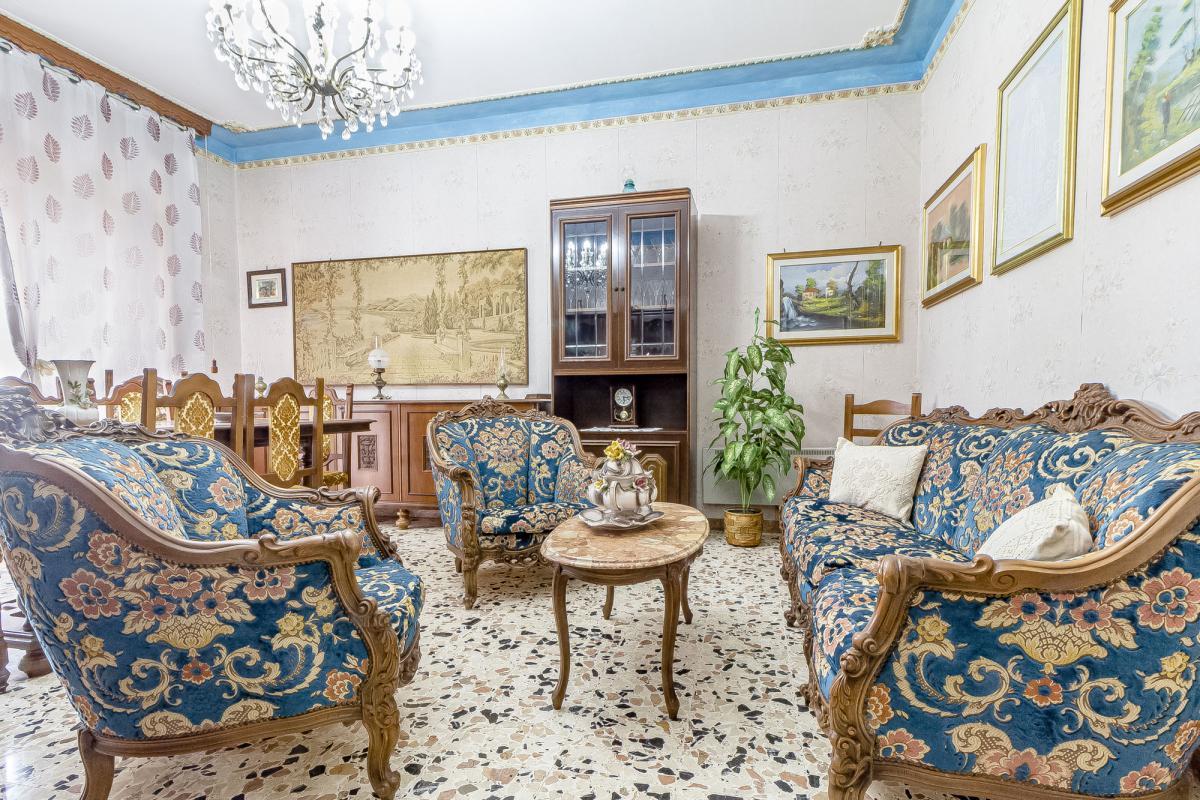 Sassari via Giusti ampio pentavano ultimo piano con cantina Sassari via Giusti ampio pentavano ultimo piano con cantina