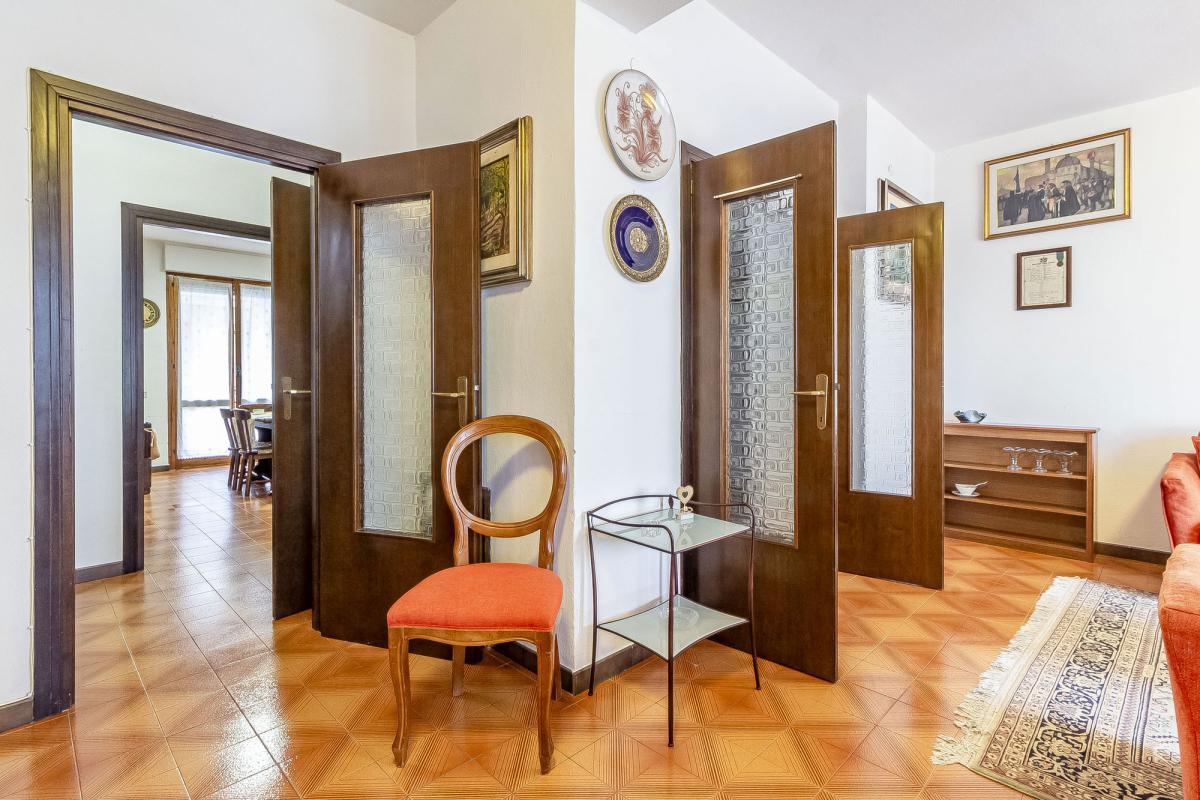 Sassari via Bellini ampio quadrivano con box