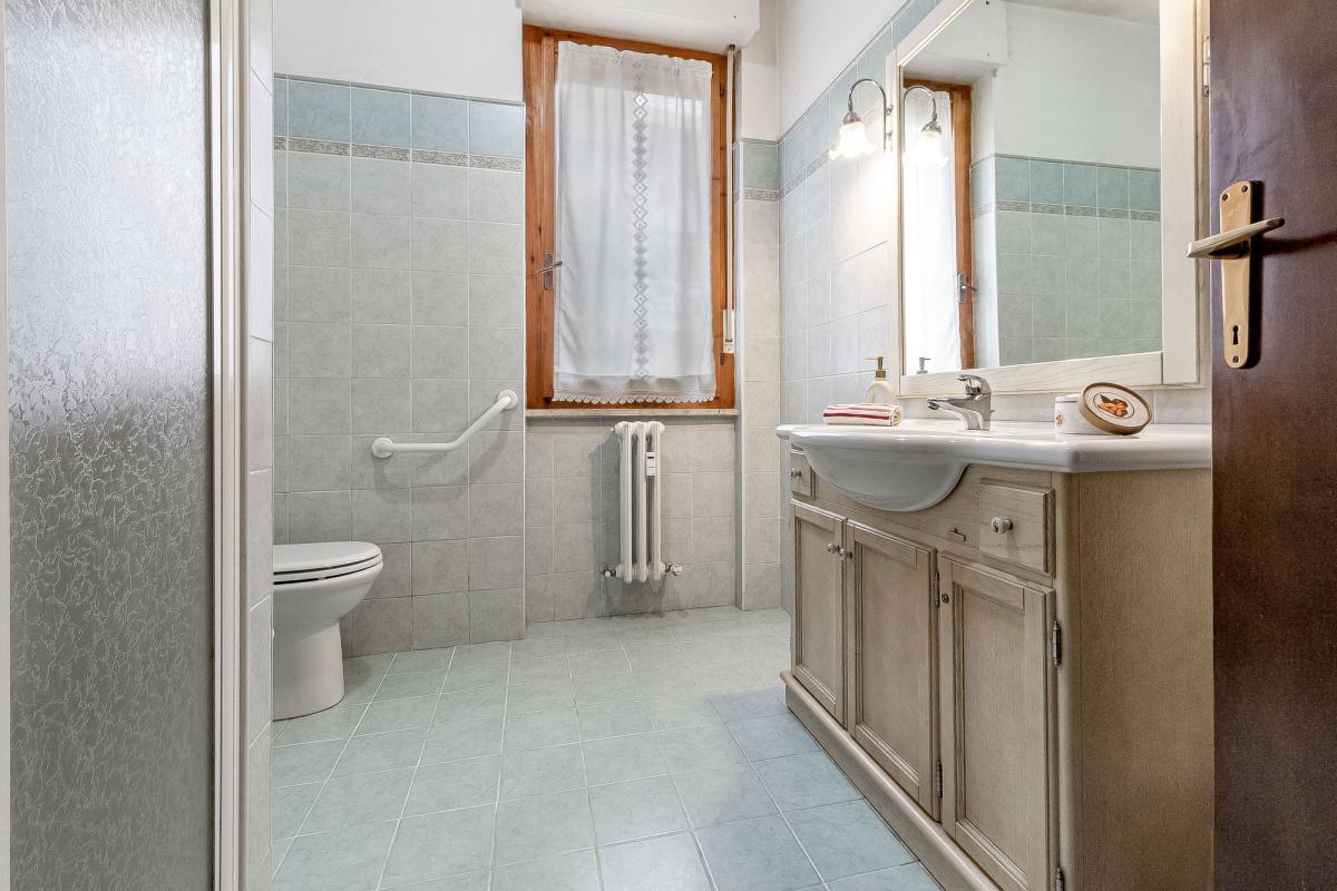 Sassari via Bellini ampio quadrivano con box