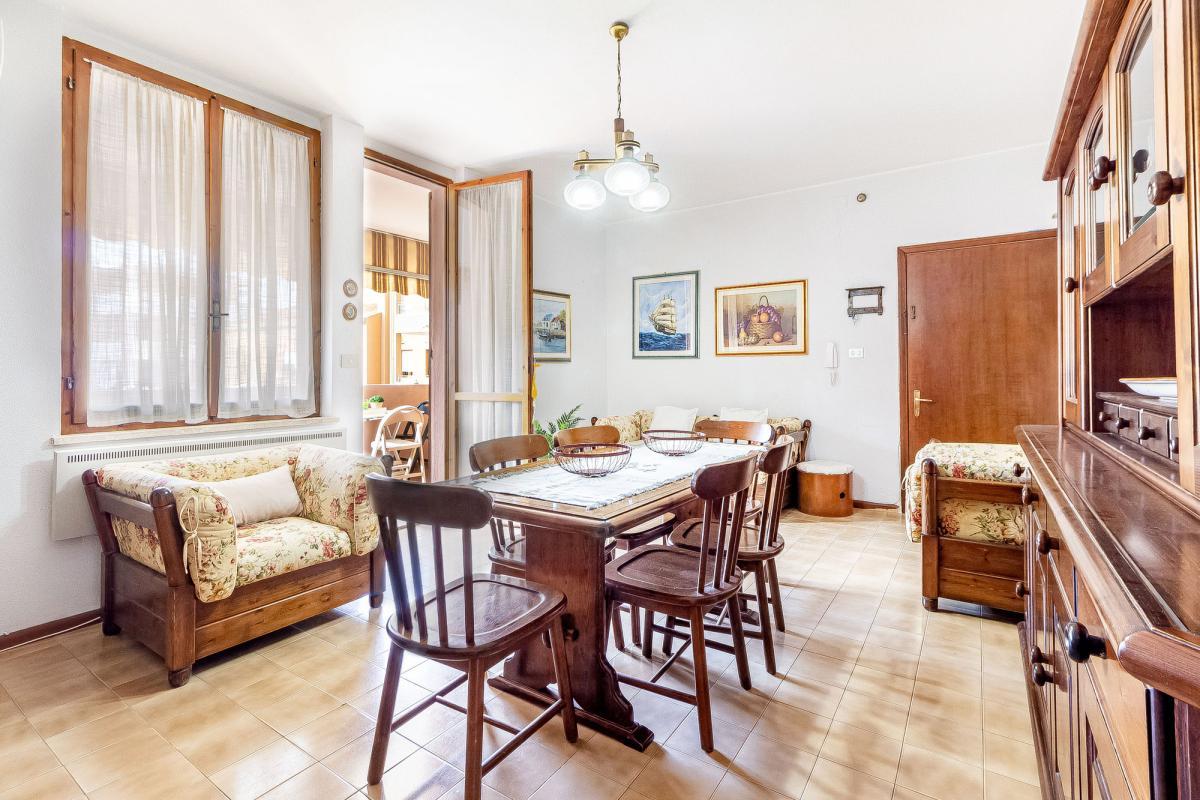 Alghero viale Europa quadrivano con veranda e posto auto