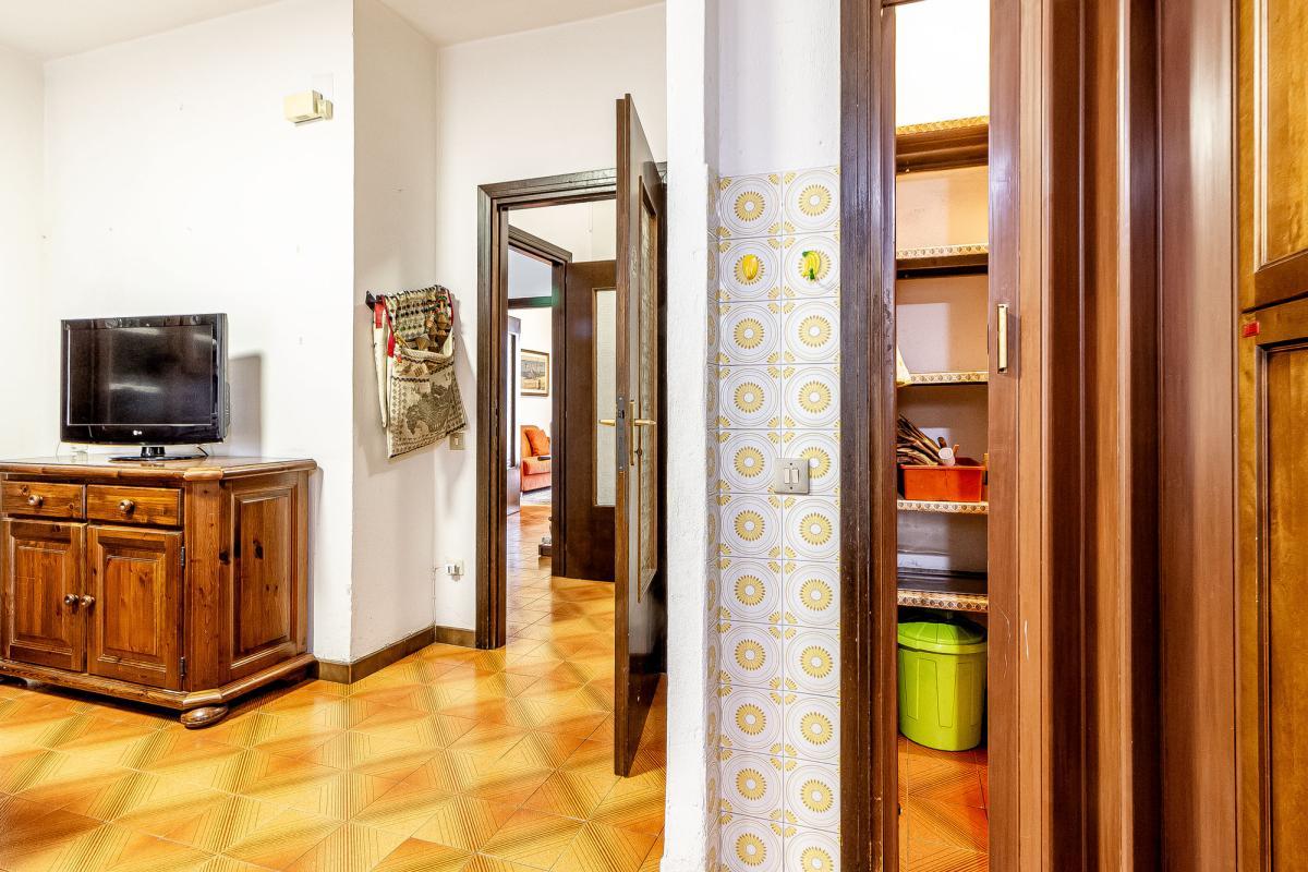 Sassari via Bellini ampio quadrivano con box