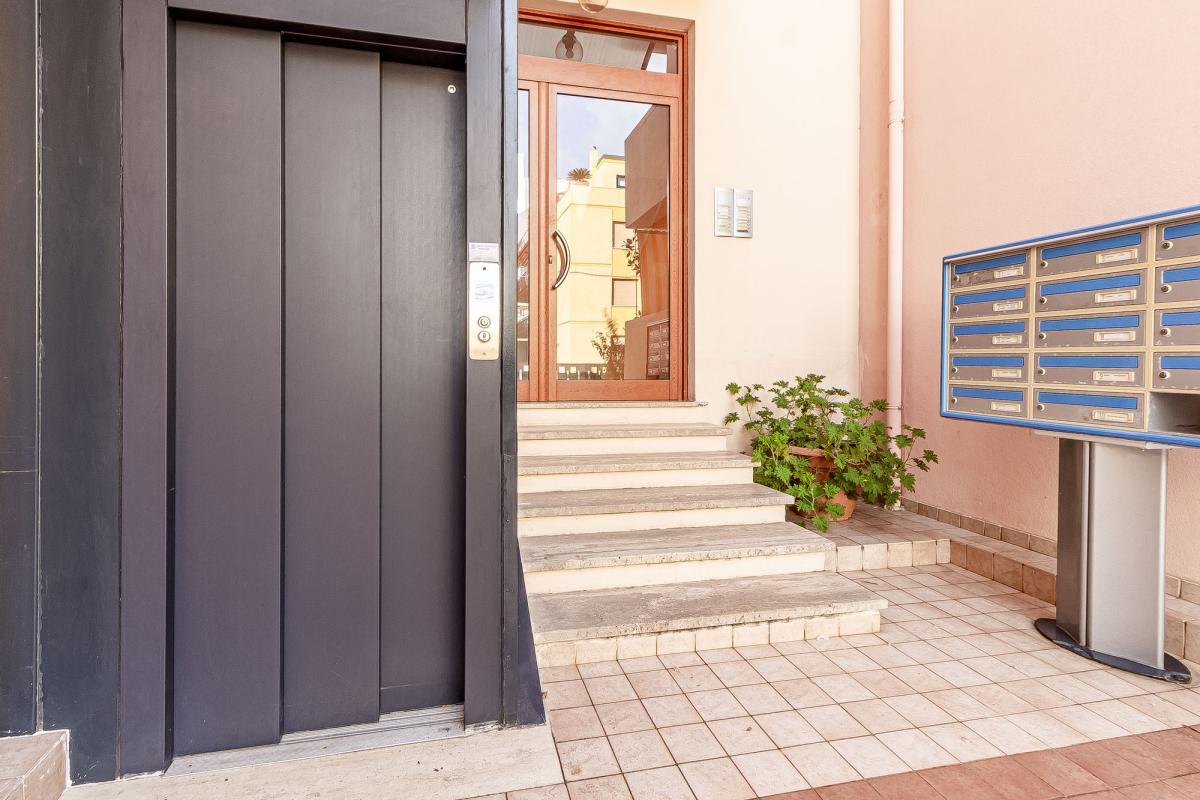 Alghero viale Europa quadrivano con veranda e posto auto