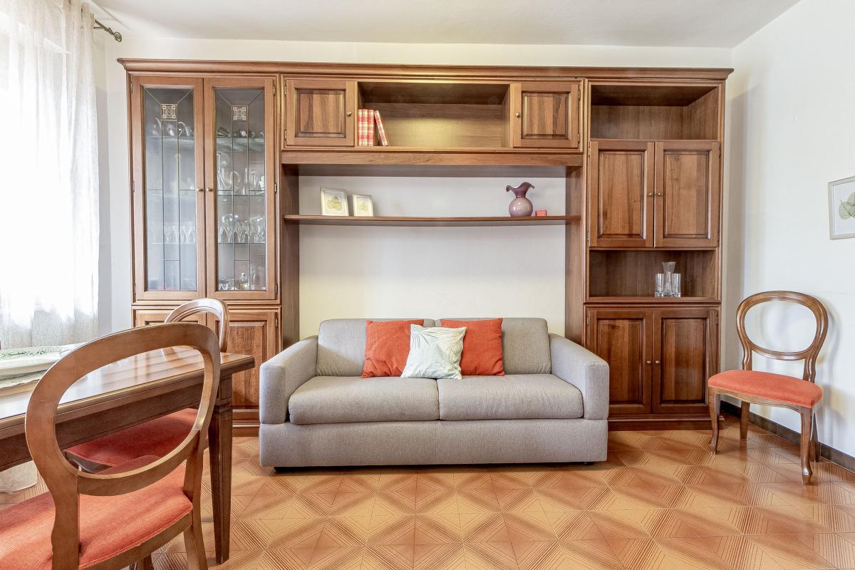 Sassari via Bellini ampio quadrivano con box