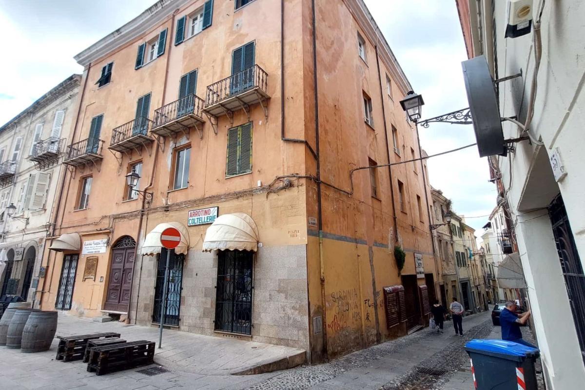 Sassari piazza Tola trilocale luminoso