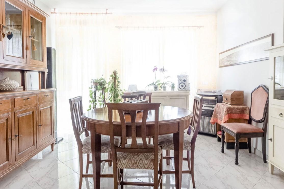 Sassari – Quartiere Cappuccini | Luminoso 5° piano con veranda, vista sul verde, posto auto e cantina