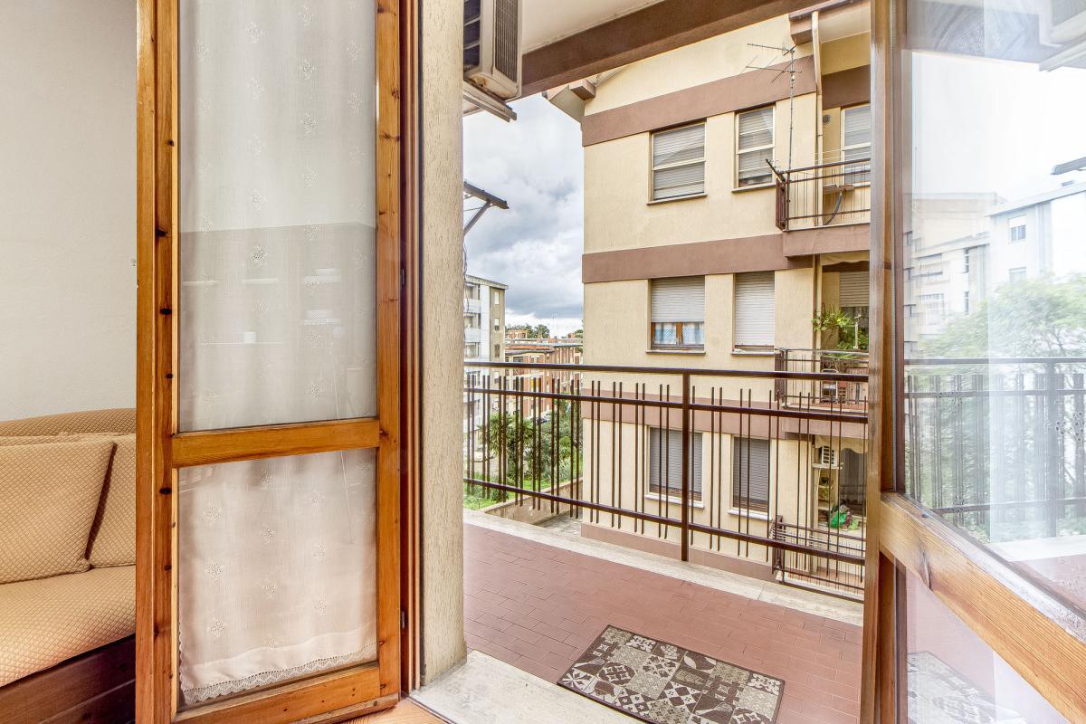 Sassari via Bellini ampio quadrivano con box