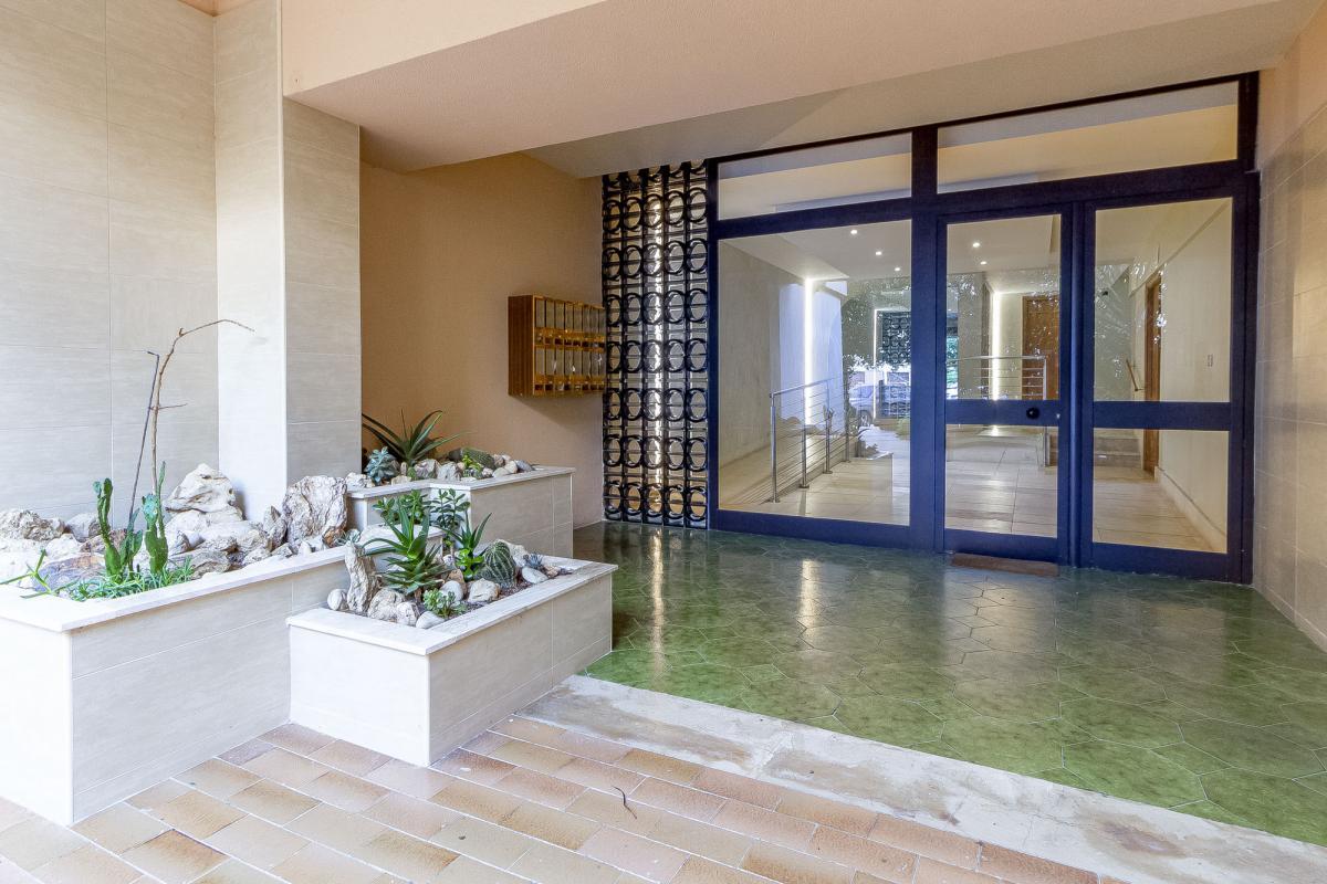 Sassari Largo Londra appartamento ampia metratura con box