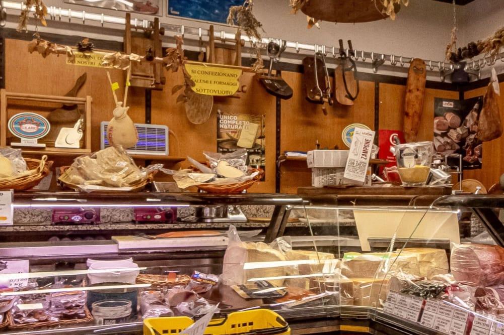 Sassari storica Attività Salumeria Multineddu