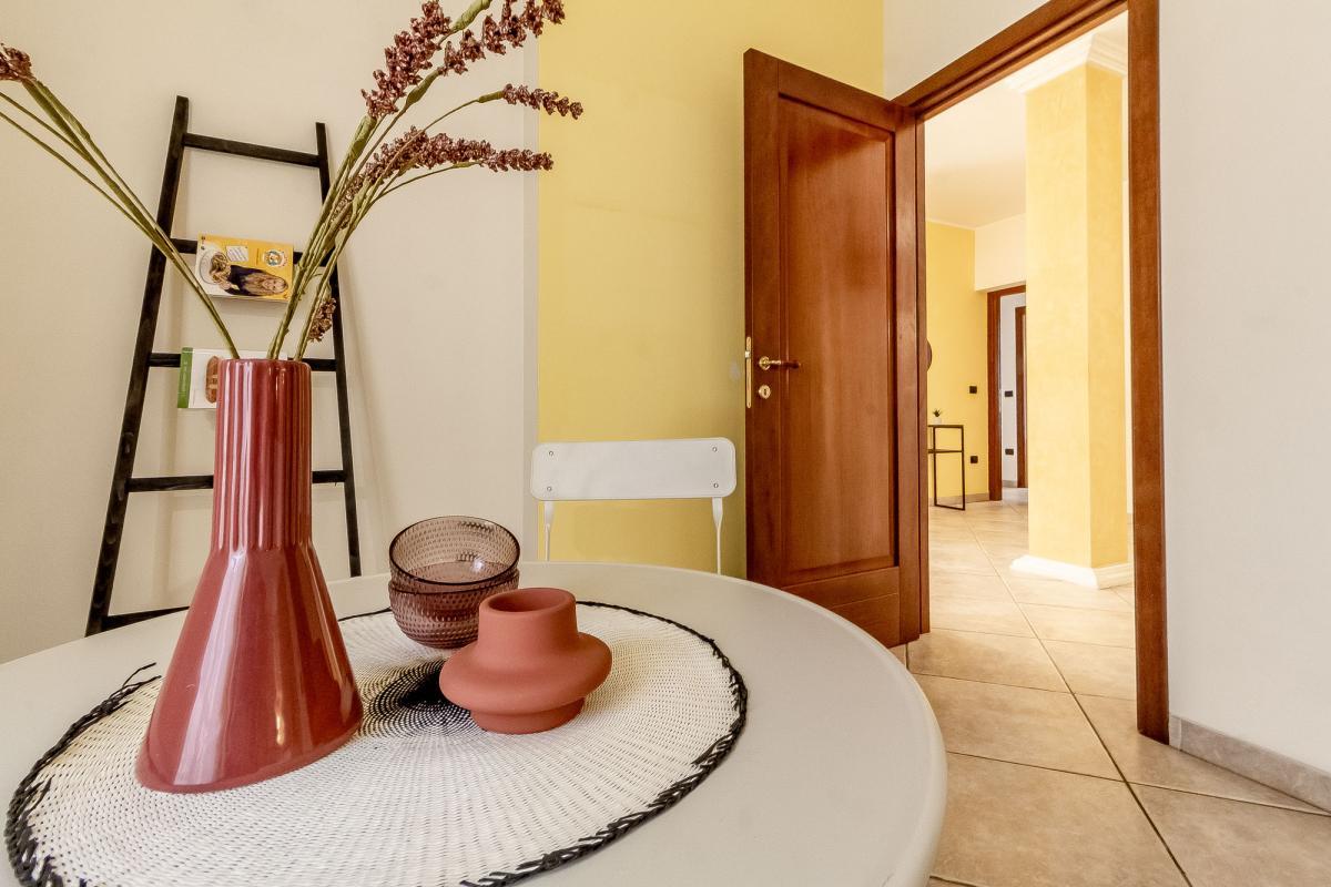 Sassari via Sardegna ampio appartamento con posto auto e cantina