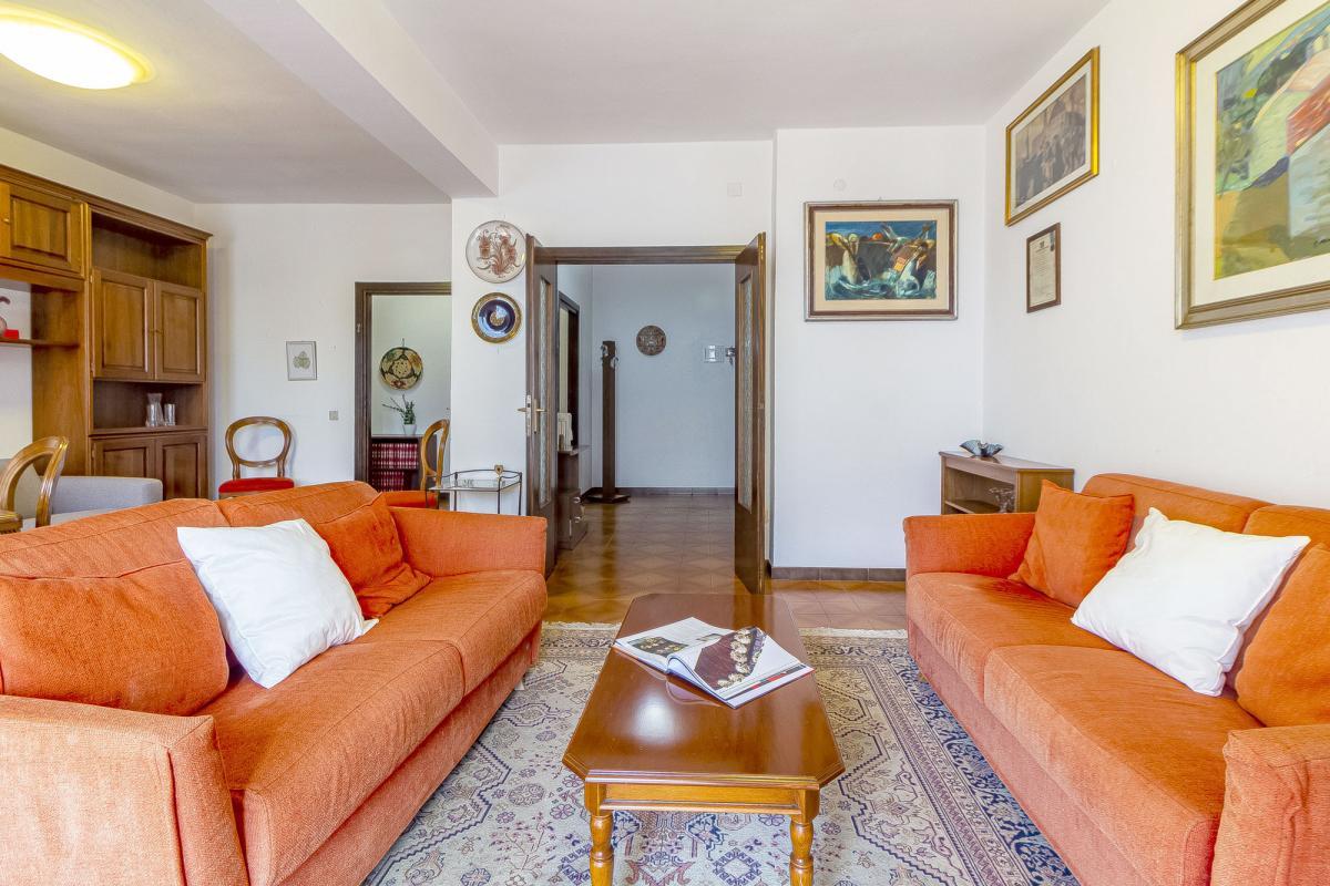 Sassari via Bellini ampio quadrivano con box