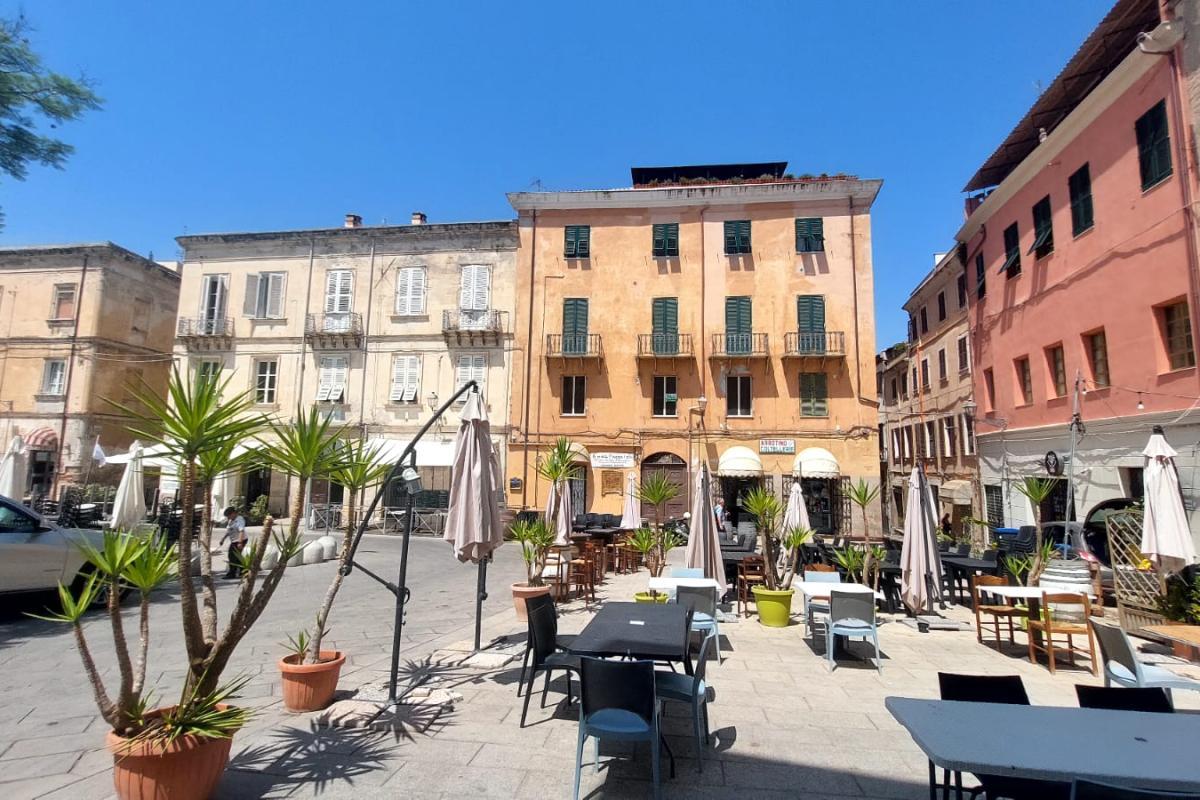 Sassari piazza Tola trilocale luminoso