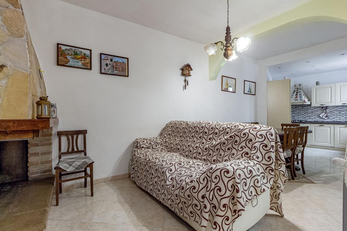 Giave (SS) Casa indipendente con giardino, grande veranda  e giardino privato nel cuore del Logudoro