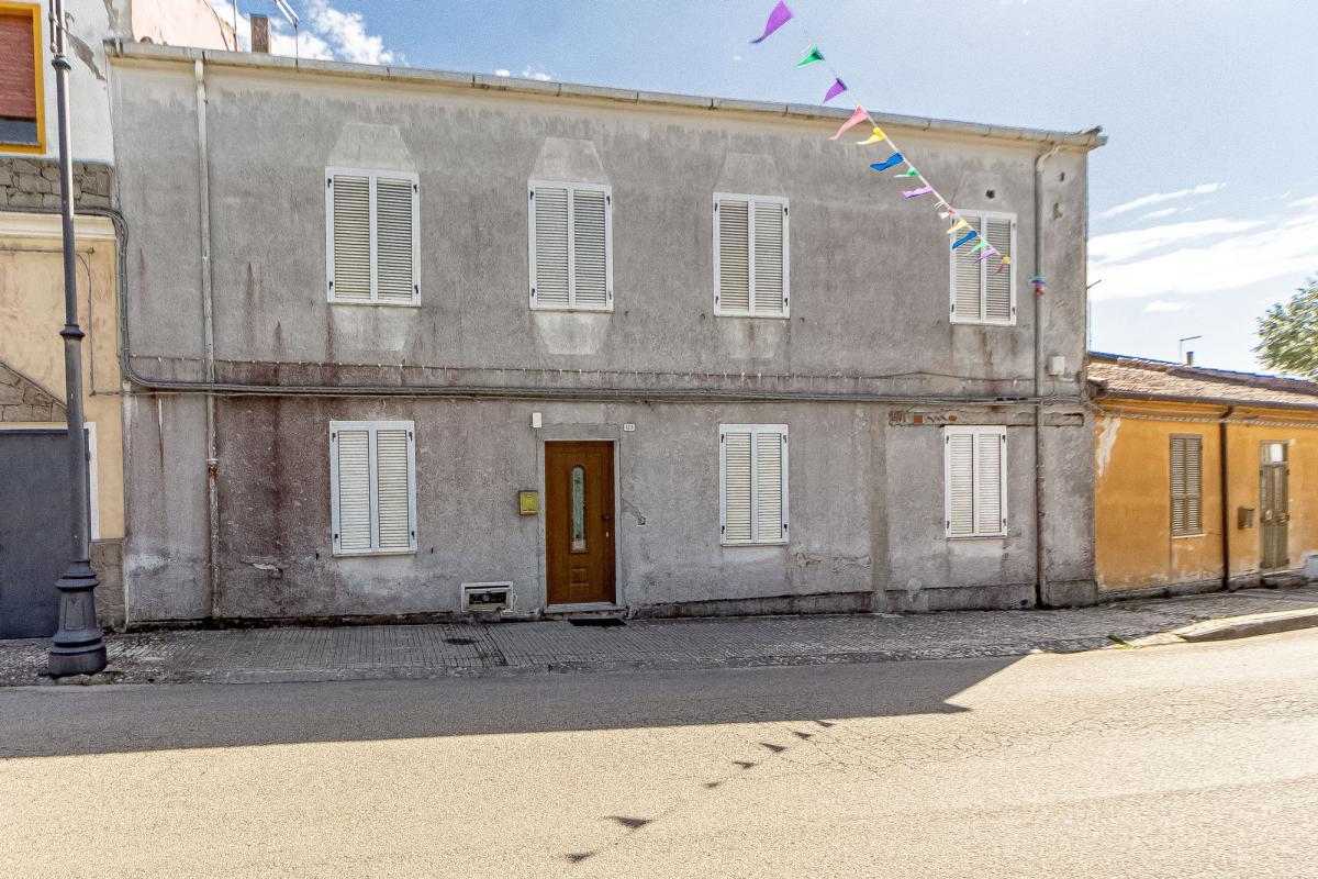 Giave (SS) Casa indipendente con giardino, grande veranda  e giardino privato nel cuore del Logudoro