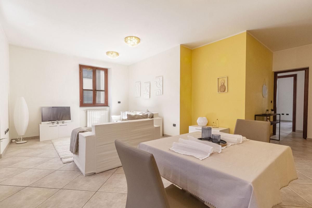 Sassari via Sardegna ampio appartamento con posto auto e cantina