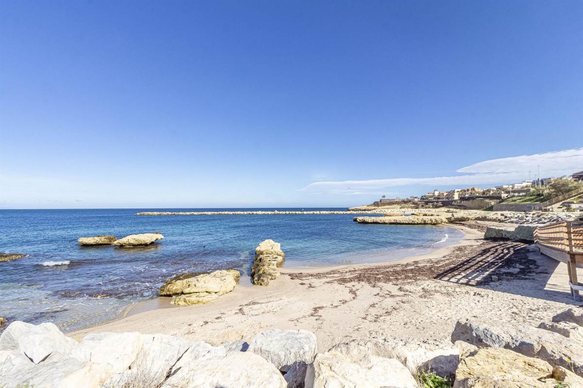 Delizioso Appartamento con Vista Mare a Porto Torres in via Balai