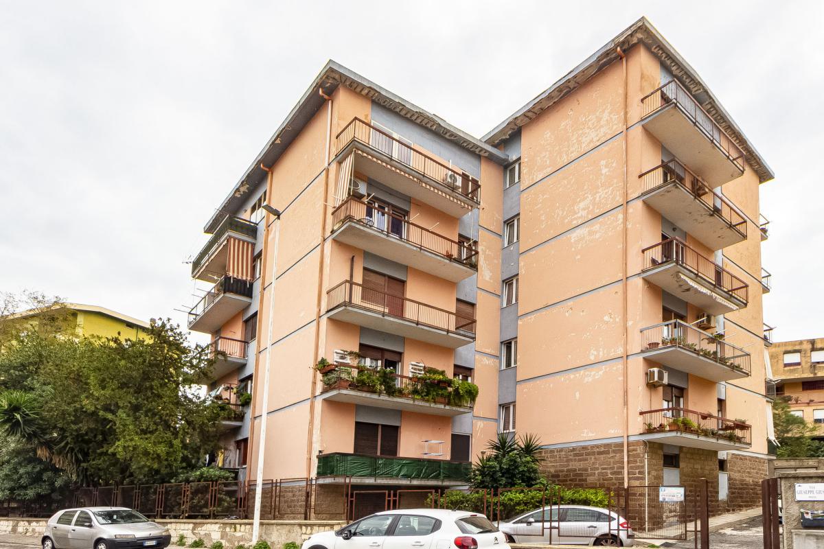 Sassari via Giusti ampio pentavano ultimo piano con cantina Sassari via Giusti ampio pentavano ultimo piano con cantina