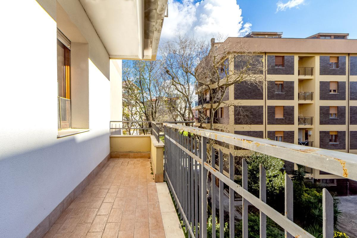 Sassari Largo Londra appartamento ampia metratura con box