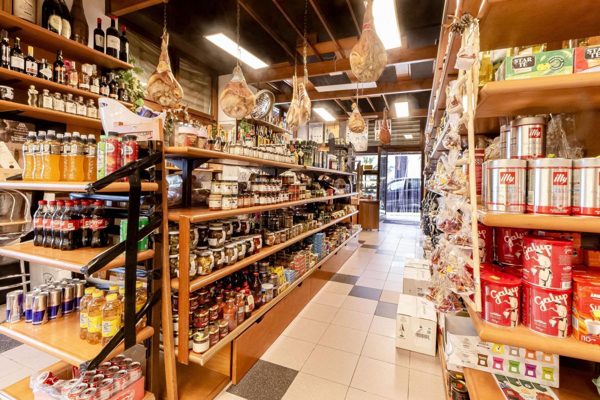 Sassari storica Attività Salumeria Multineddu