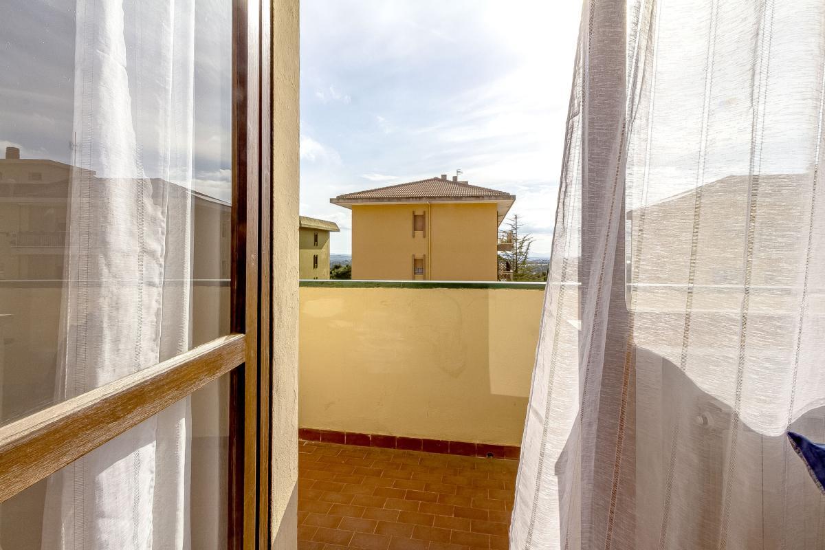 SASSARI Via Forlanini  ampio quadrivano con tripla esposizione e garage