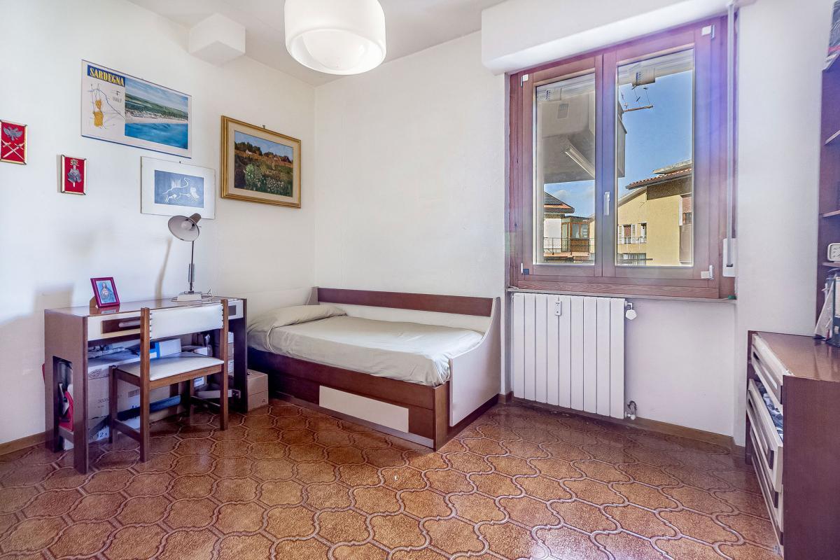 Sassari Largo Londra appartamento ampia metratura con box