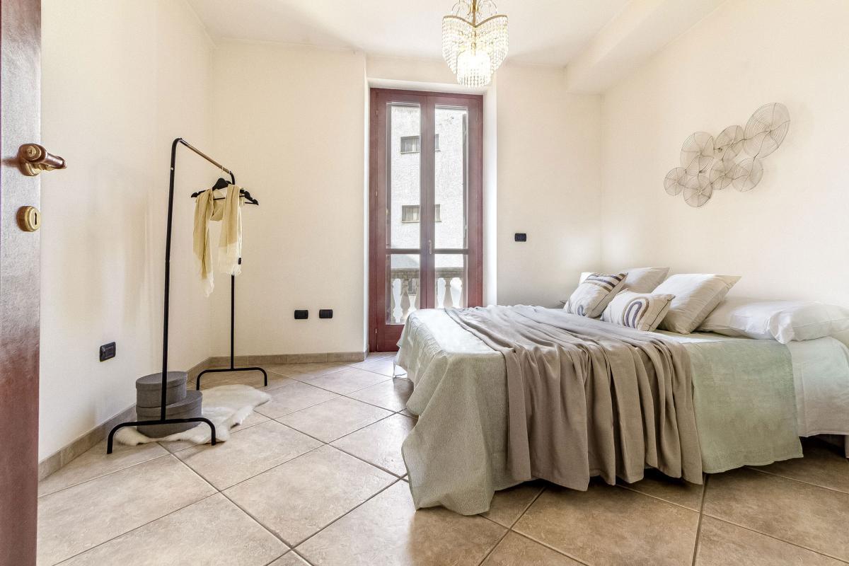 Sassari via Sardegna ampio appartamento con posto auto e cantina