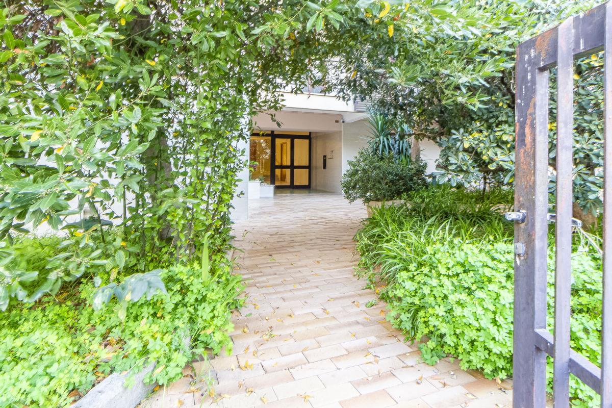 Sassari Largo Londra appartamento ampia metratura con box