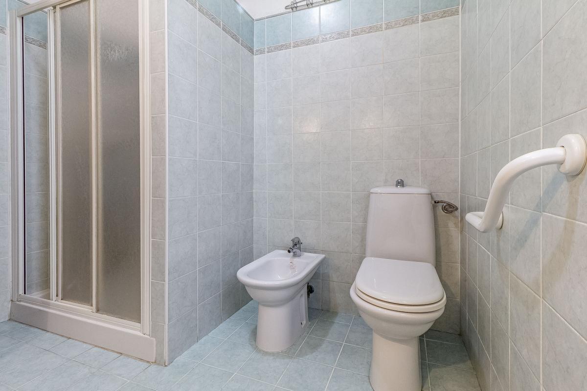 Sassari via Bellini ampio quadrivano con box