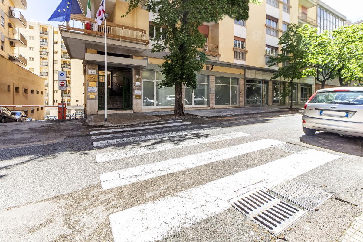 Sassari viale Umberto appartamento trilocale più servizi