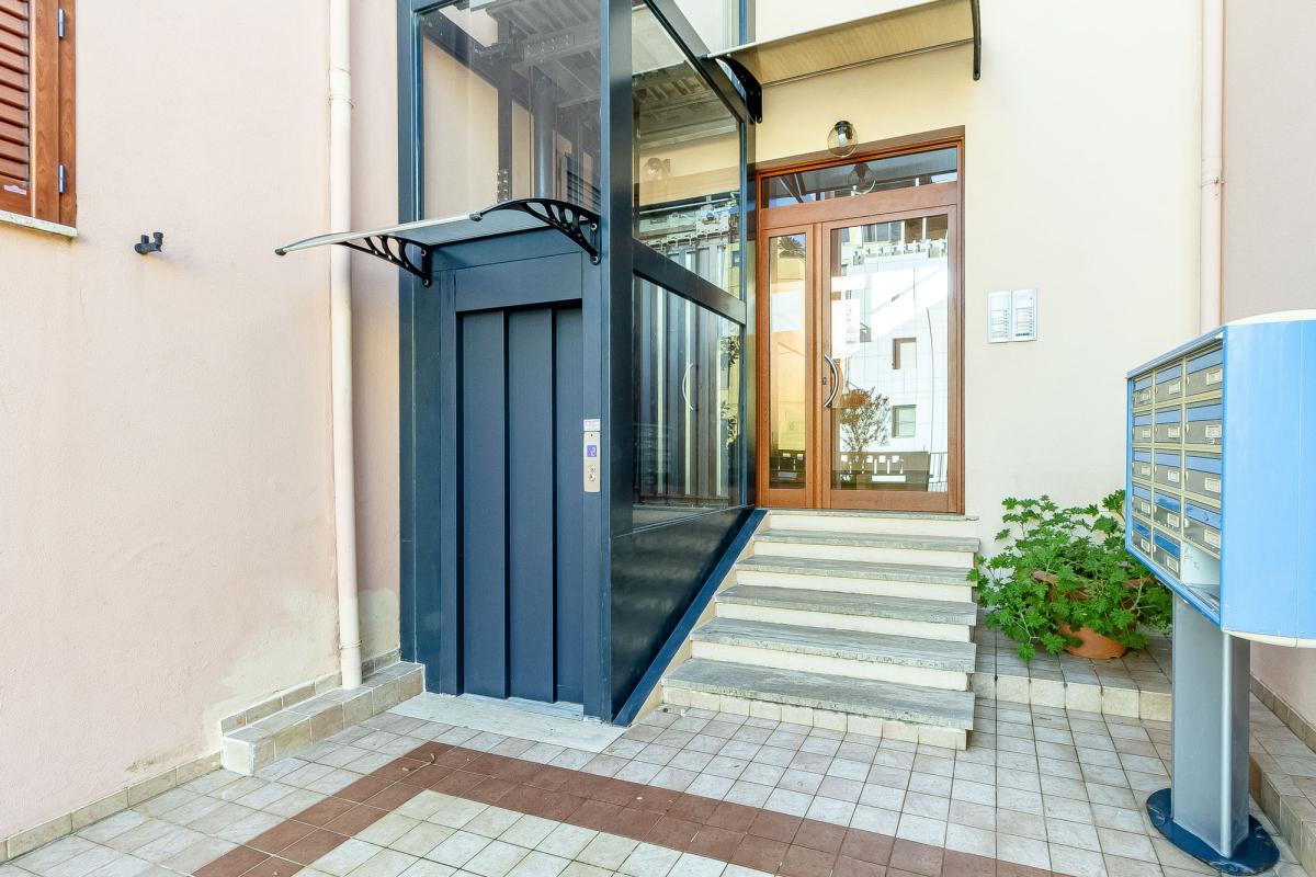 Alghero viale Europa quadrivano con veranda e posto auto