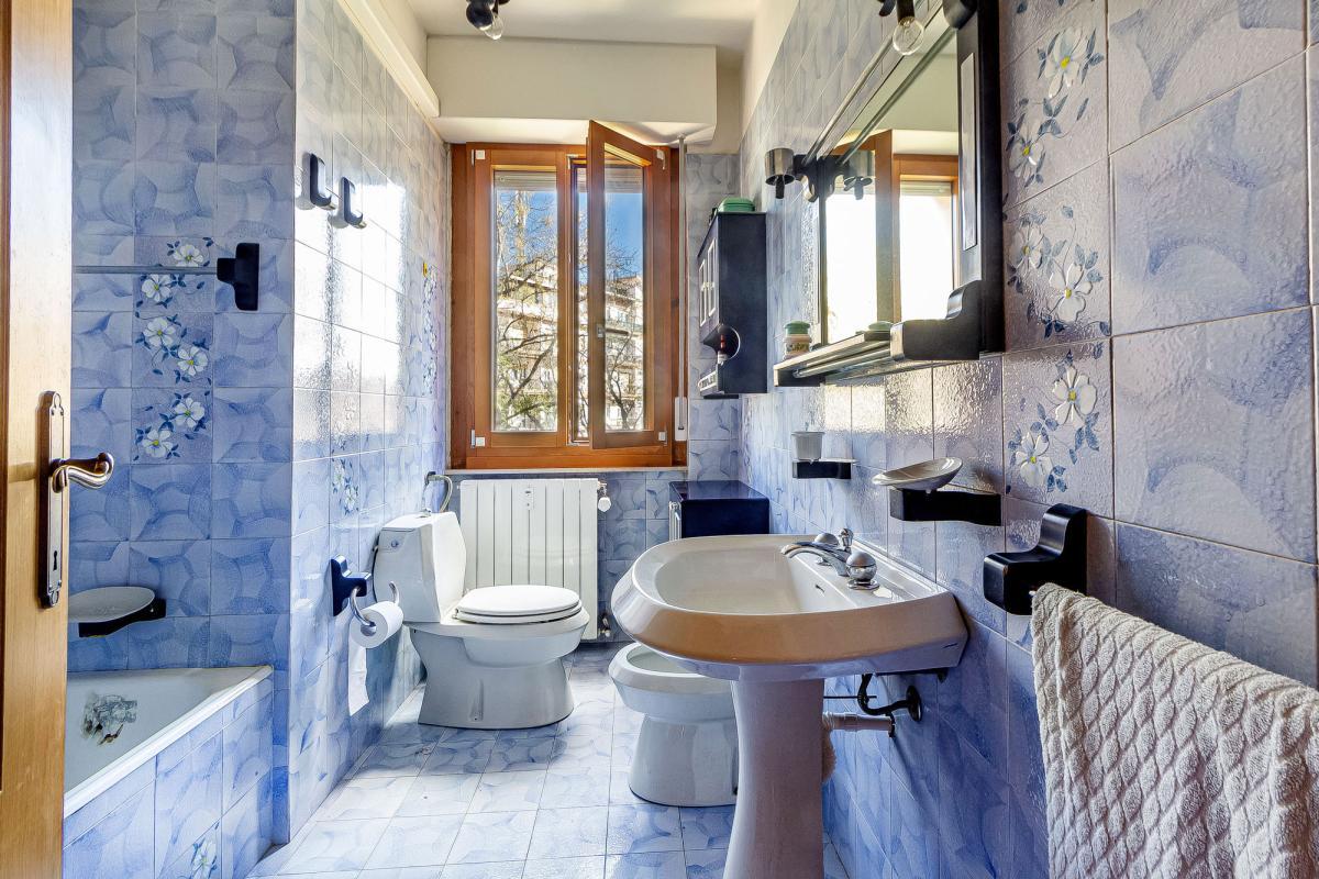 Sassari Largo Londra appartamento ampia metratura con box