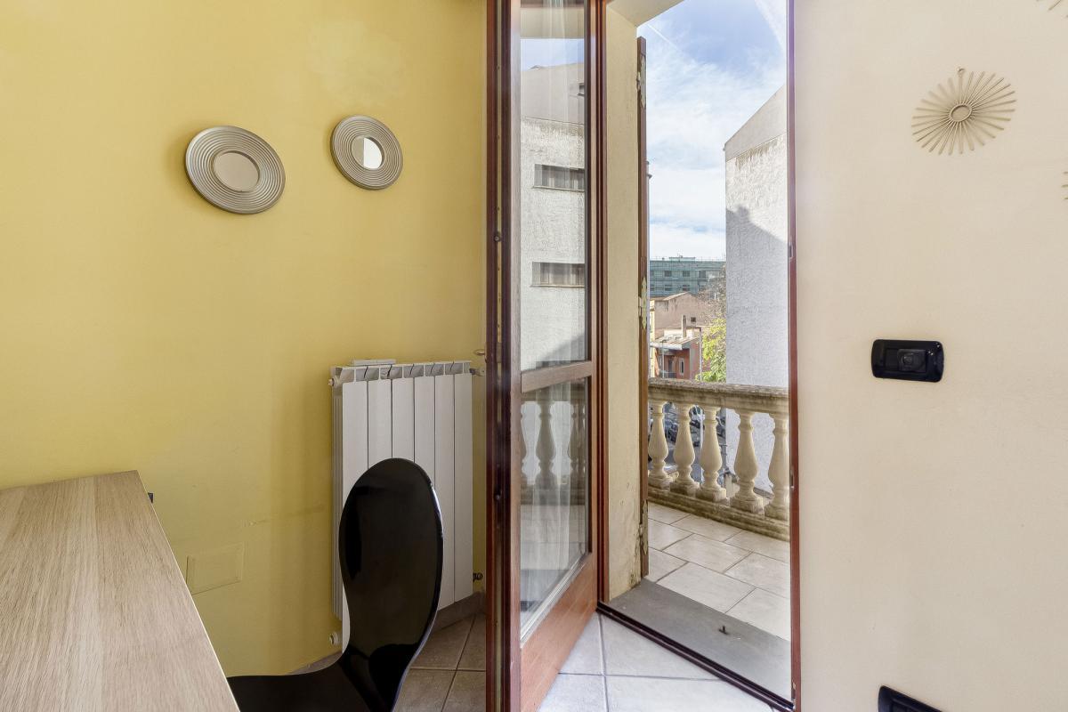 Sassari via Sardegna ampio appartamento con posto auto e cantina