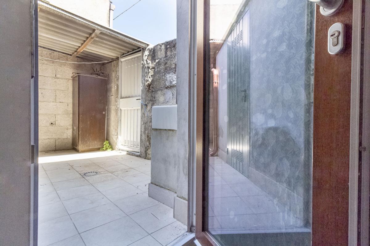Thiesi P.zza Cavour  casa indipendente  mq 232  parzialmente ristrutturata