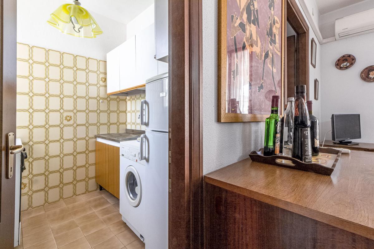 Alghero viale Europa quadrivano con veranda e posto auto