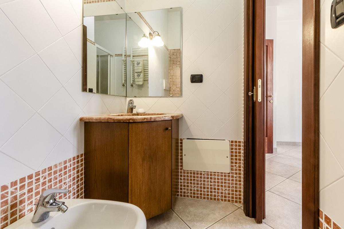 Sassari via Sardegna ampio appartamento con posto auto e cantina