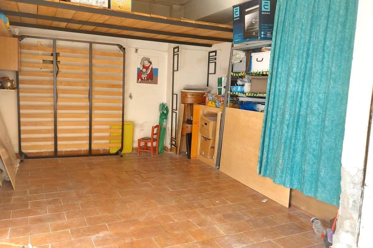 SASSARI Via Forlanini  ampio quadrivano con tripla esposizione e garage