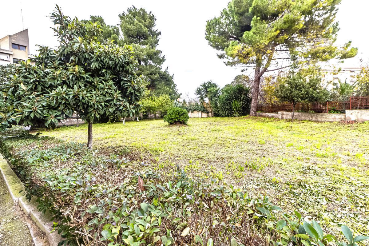 Sassari via Bellini ampio quadrivano con box