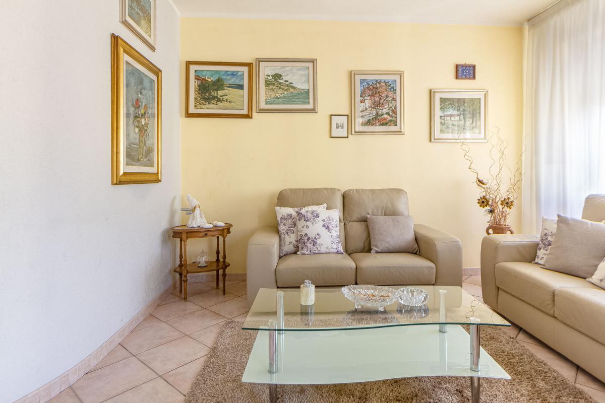 SASSARI Via Forlanini  ampio quadrivano con tripla esposizione e garage