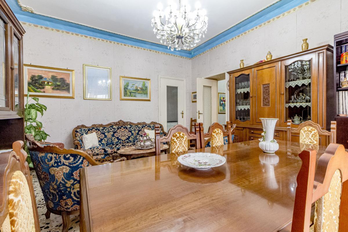 Sassari via Giusti ampio pentavano ultimo piano con cantina Sassari via Giusti ampio pentavano ultimo piano con cantina