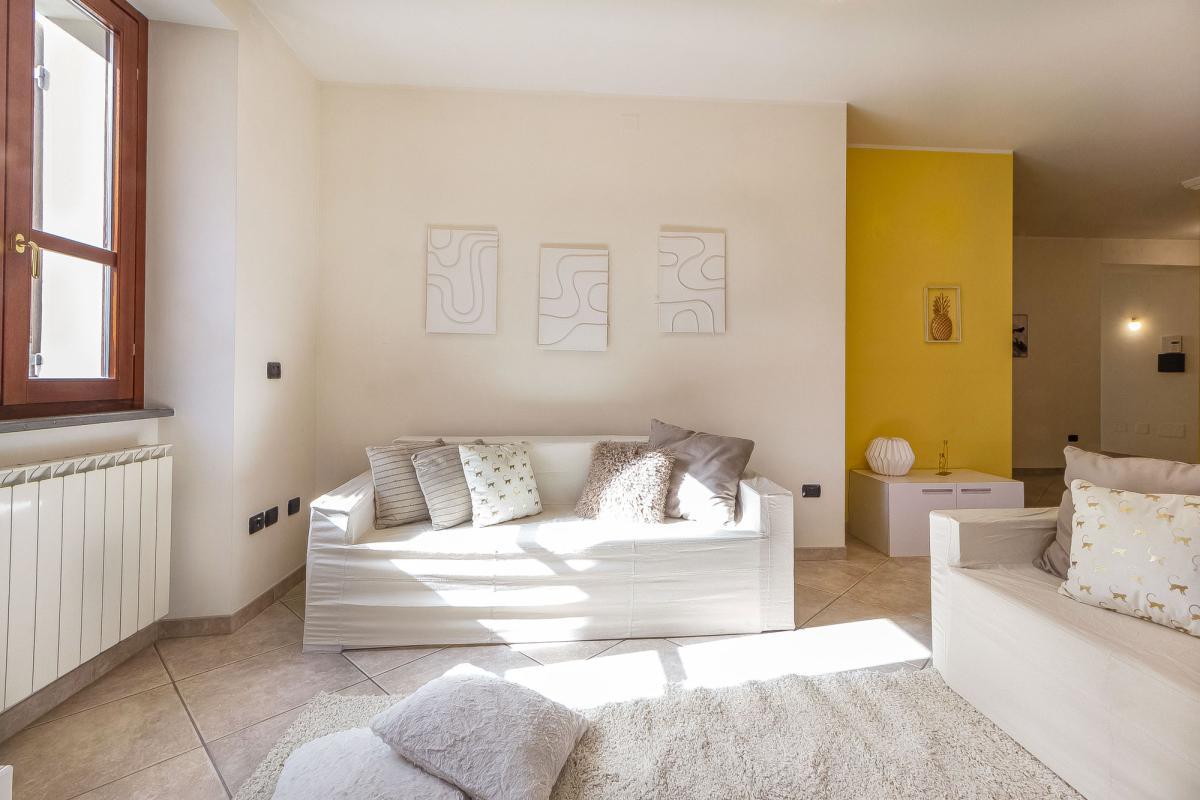 Sassari via Sardegna ampio appartamento con posto auto e cantina