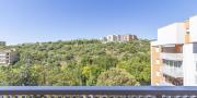 Sassari – Quartiere Cappuccini | Luminoso 5° piano con veranda, vista sul verde, posto auto e cantina