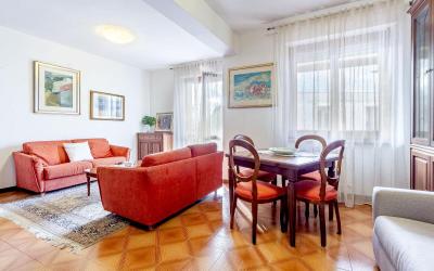 Sassari via Bellini ampio quadrivano con box