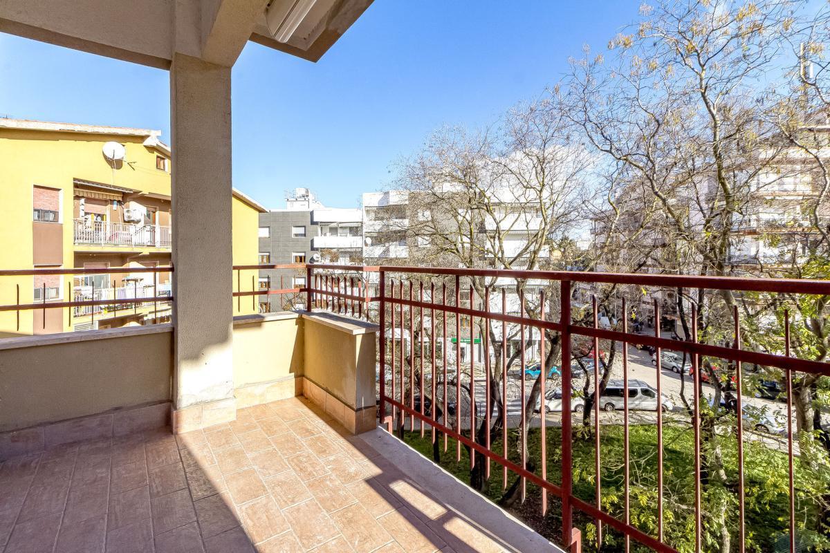 Sassari Largo Londra appartamento ampia metratura con box