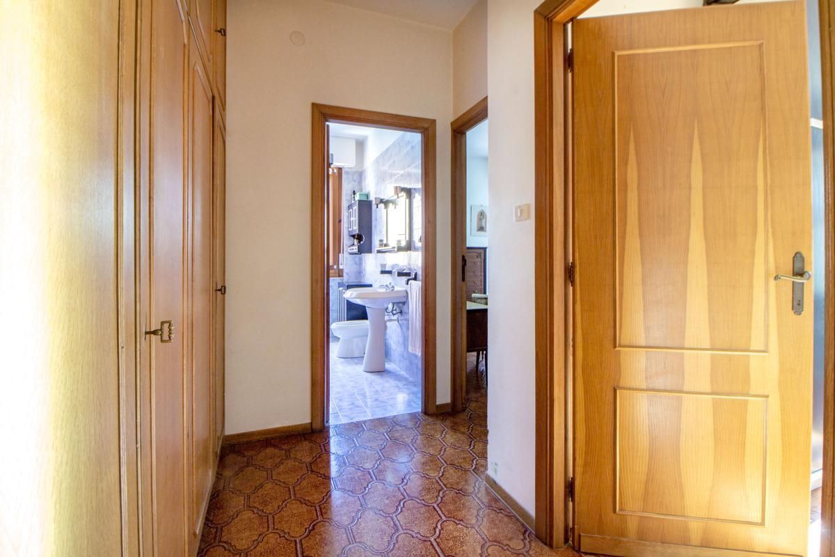 Sassari Largo Londra appartamento ampia metratura con box