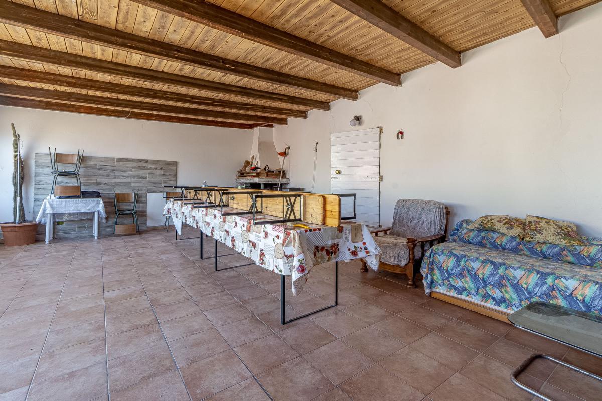 Giave (SS) Casa indipendente con giardino, grande veranda  e giardino privato nel cuore del Logudoro
