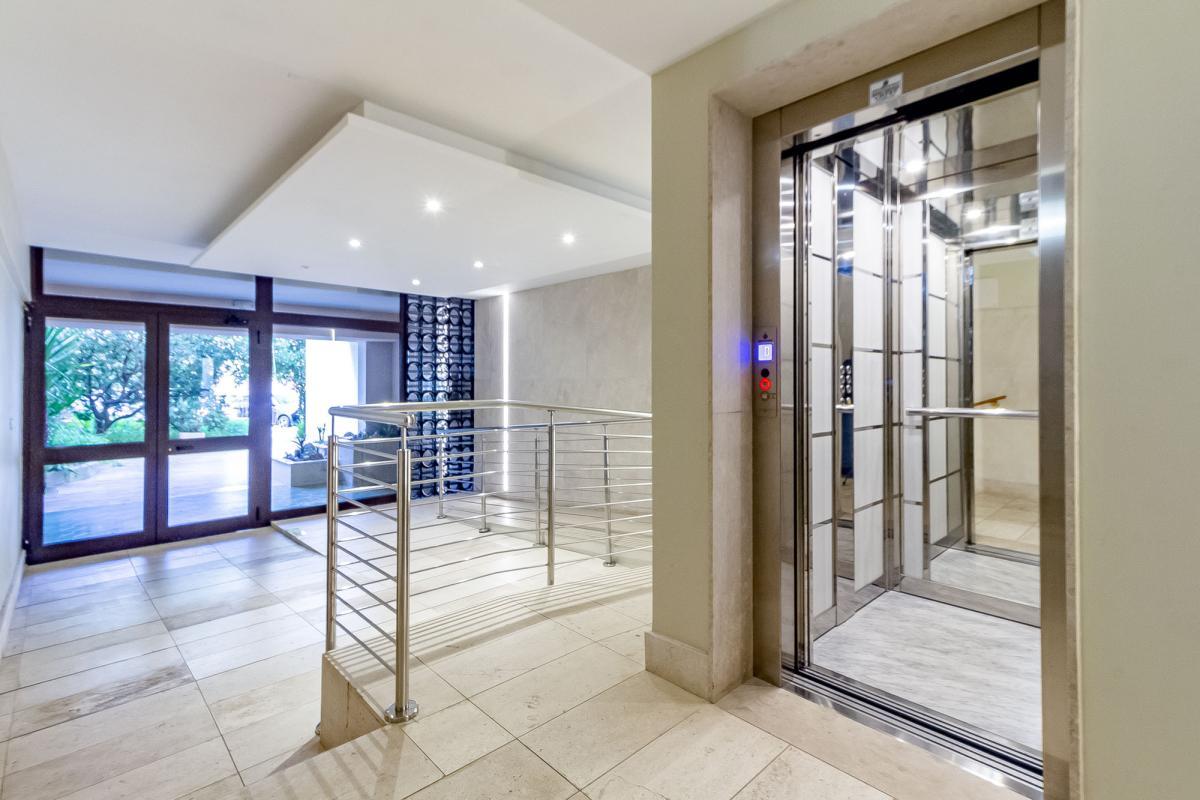 Sassari Largo Londra appartamento ampia metratura con box