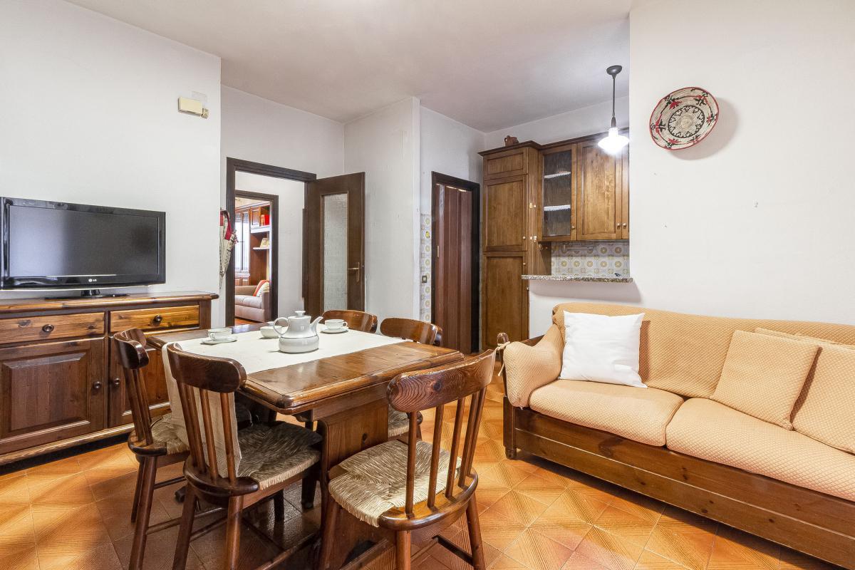 Sassari via Bellini ampio quadrivano con box