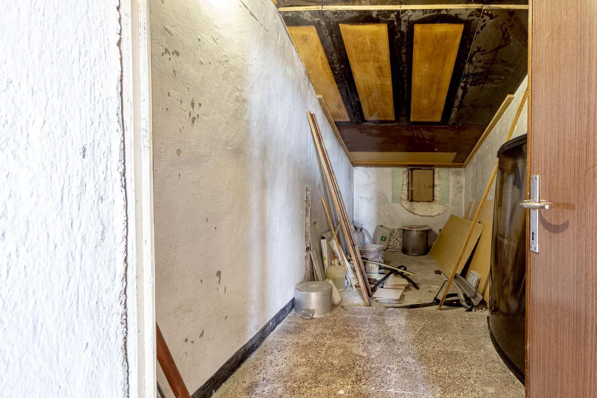 Thiesi P.zza Cavour  casa indipendente  mq 232  parzialmente ristrutturata