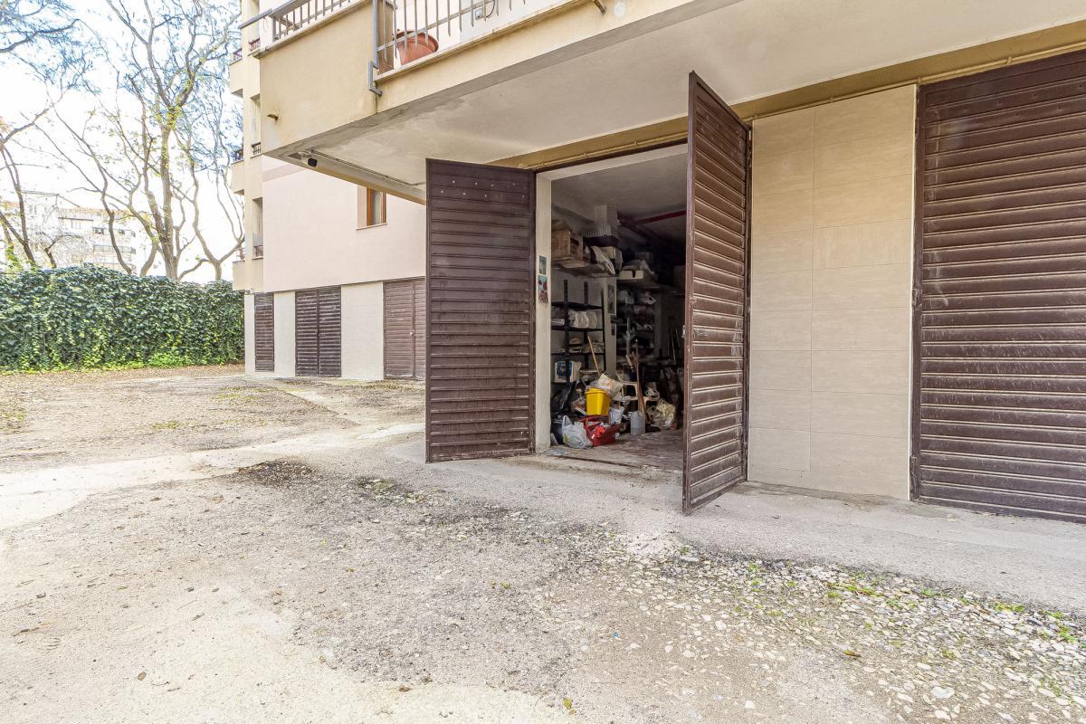 Sassari Largo Londra appartamento ampia metratura con box