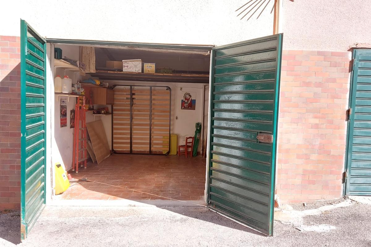 SASSARI Via Forlanini  ampio quadrivano con tripla esposizione e garage