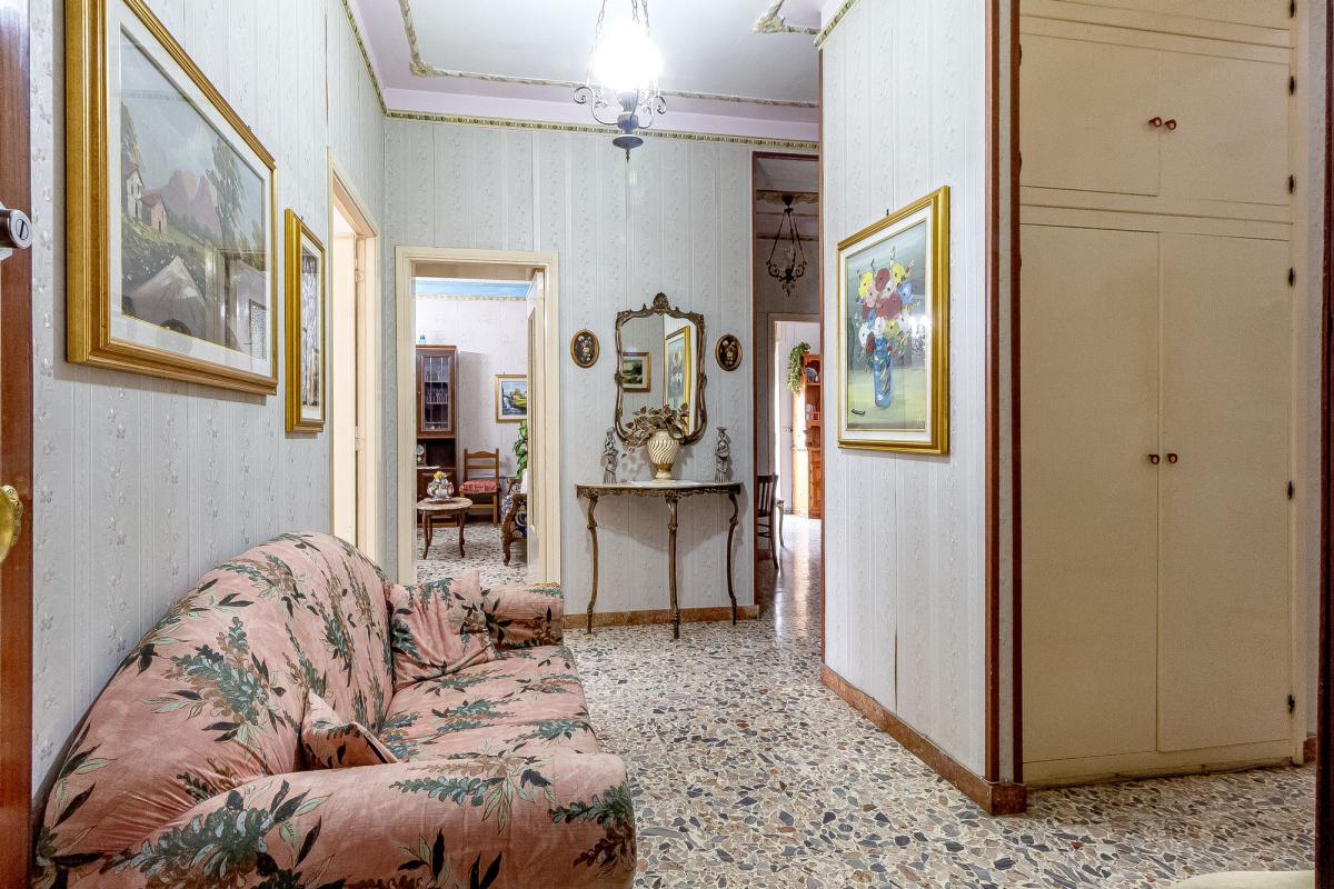 Sassari via Giusti ampio pentavano ultimo piano con cantina Sassari via Giusti ampio pentavano ultimo piano con cantina